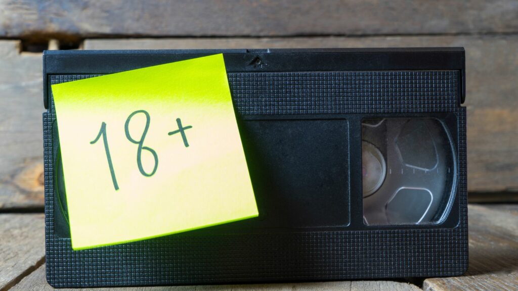22 Classic Teen Trends from the '80s That Would Be Unacceptable Today ...