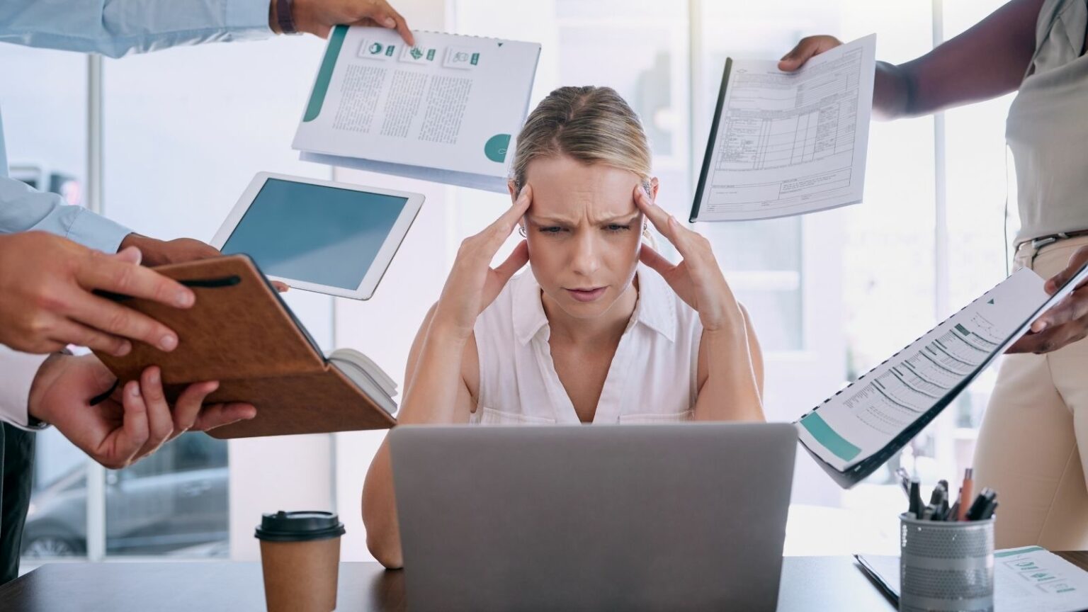 20 Warning Signs the Economy Is on the Brink of Collapse - Trendonomist