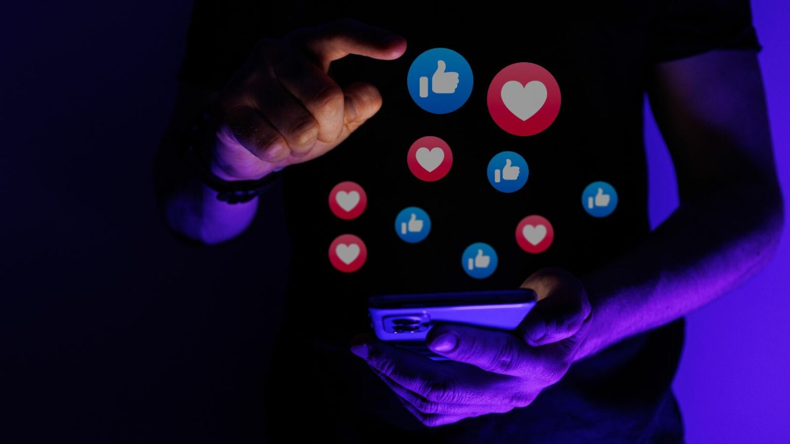 18 Disturbing Trends in Social Media That Are Quietly Reshaping Society