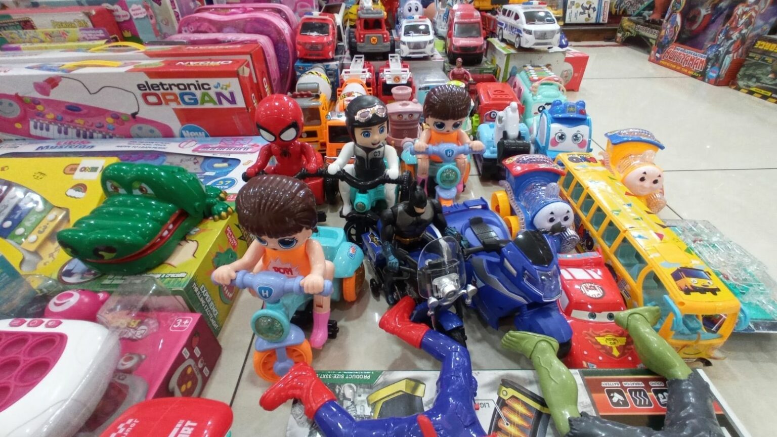 17 Iconic Children's Toys from the '60s That Would Be Banned Now ...