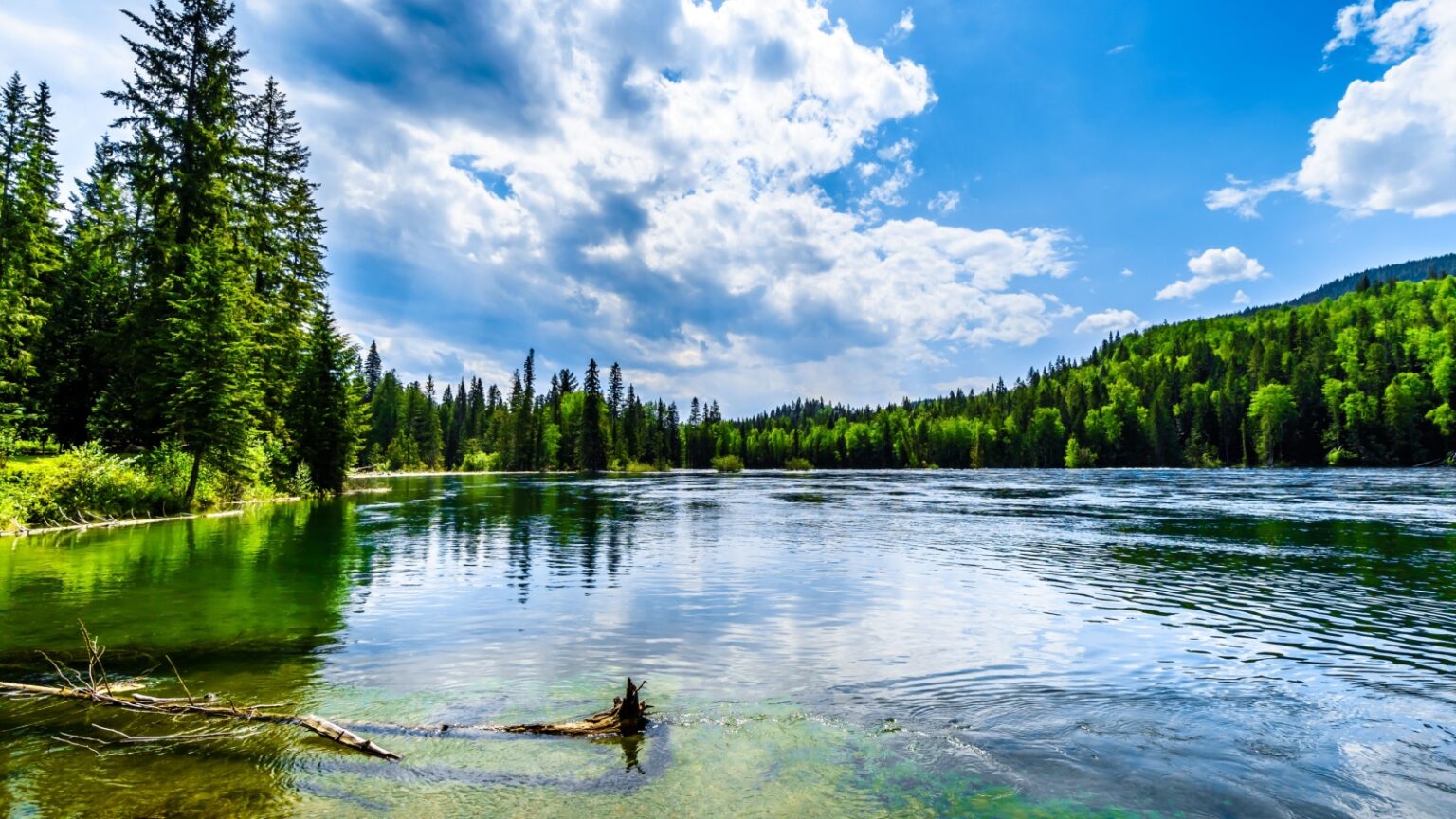 23 Small Canadian Towns That Feel Like European Villages - Trendonomist