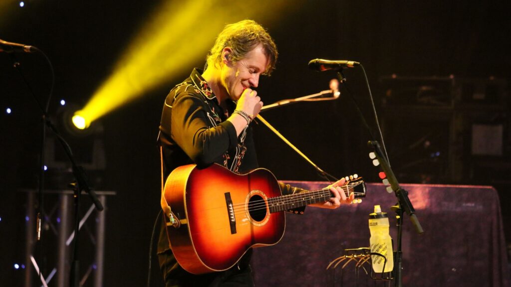 Try Blue Rodeo 21 Canadian Songs That Defined the 2000s’ - Trendonomist