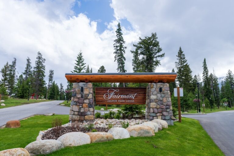 22 Nordic Spas and Forest Retreats Canadians Are Escaping To When ...