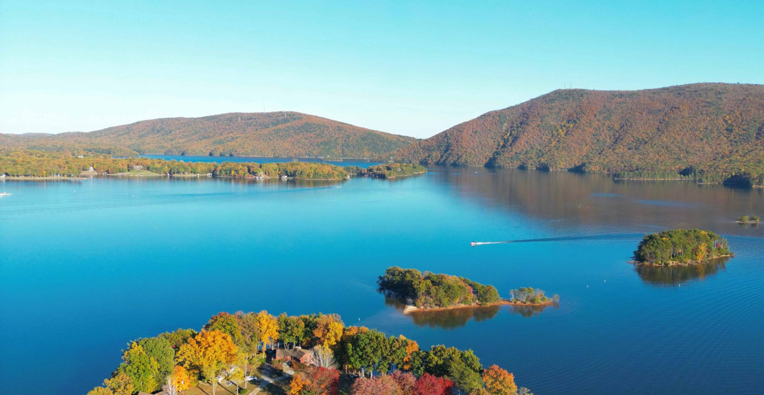 Smith Mountain Lake Fall_Zach Ashton - Visit VBR